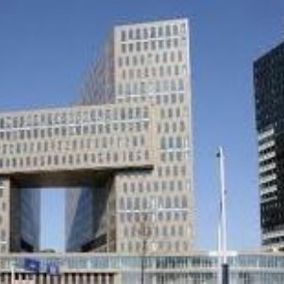 modern gebouw amsterdam
